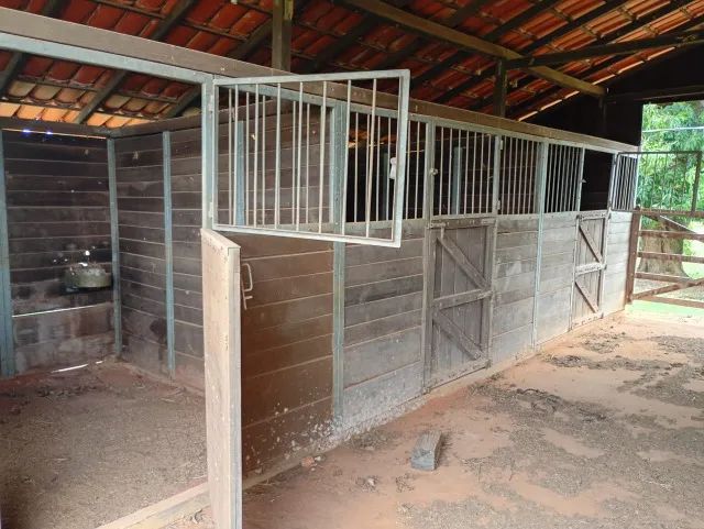 Baias para cavalos desmontável em madeira e aço galvanizado. - Foto 6