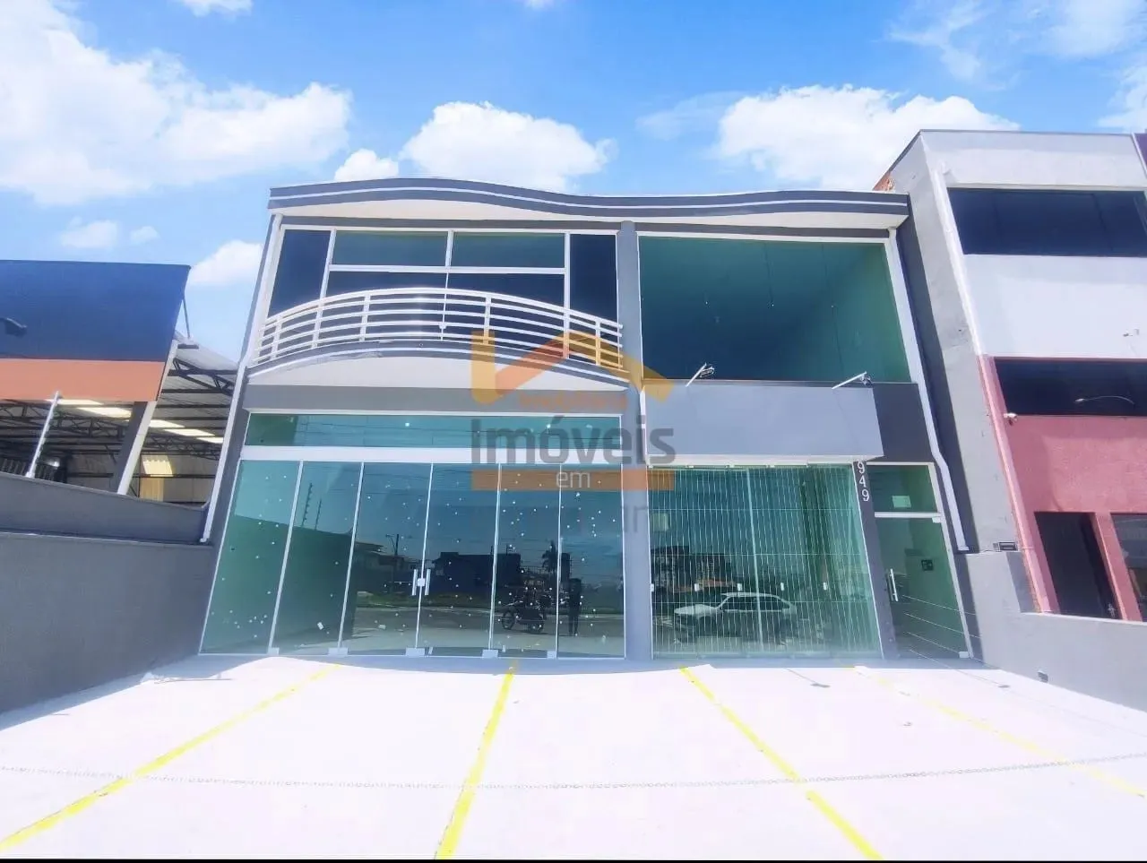 Salão Comercial para Locação em Santa Bárbara d'Oeste-SP, Bairro Cândido Bertine: 2 Banhei