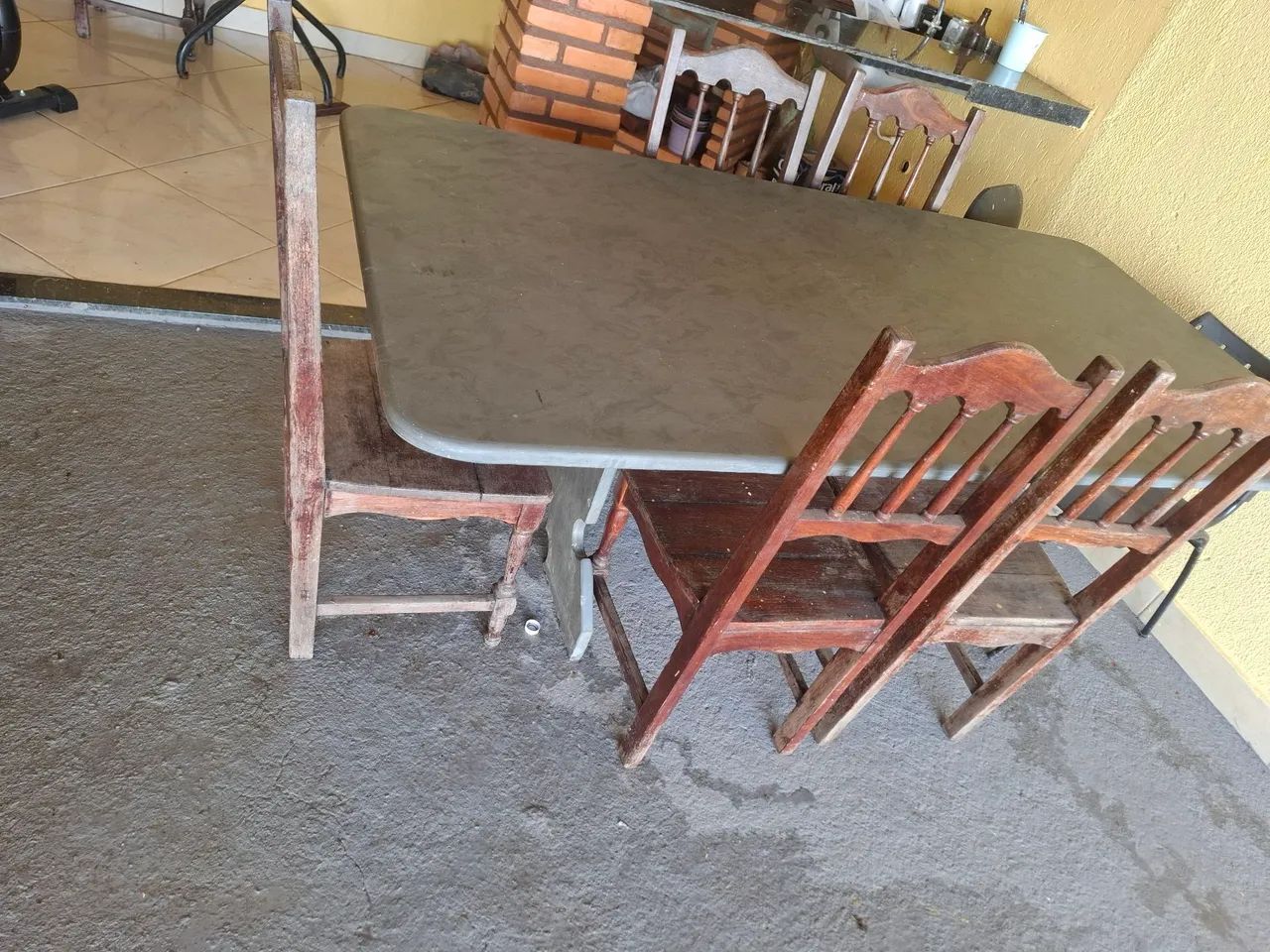 Mesa ardósia com 6 cadeiras 