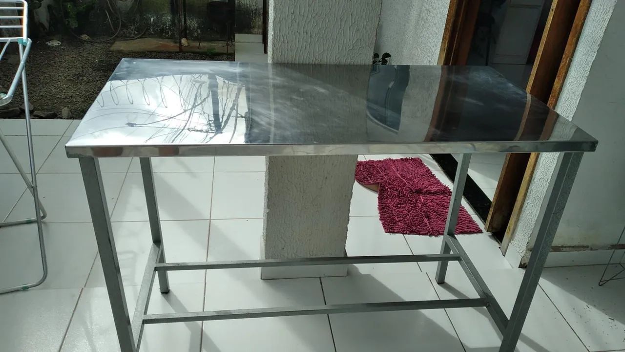 Mesinha inox 120x60 novíssima 