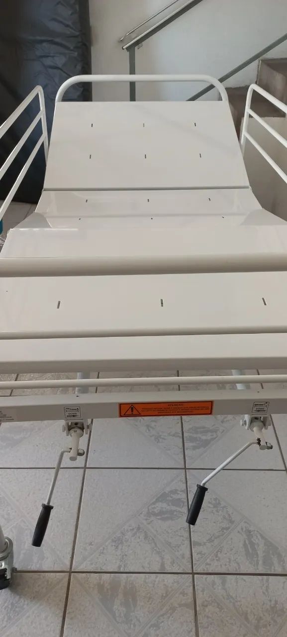 Cama Hospitalar Poco Usada - Foto 2