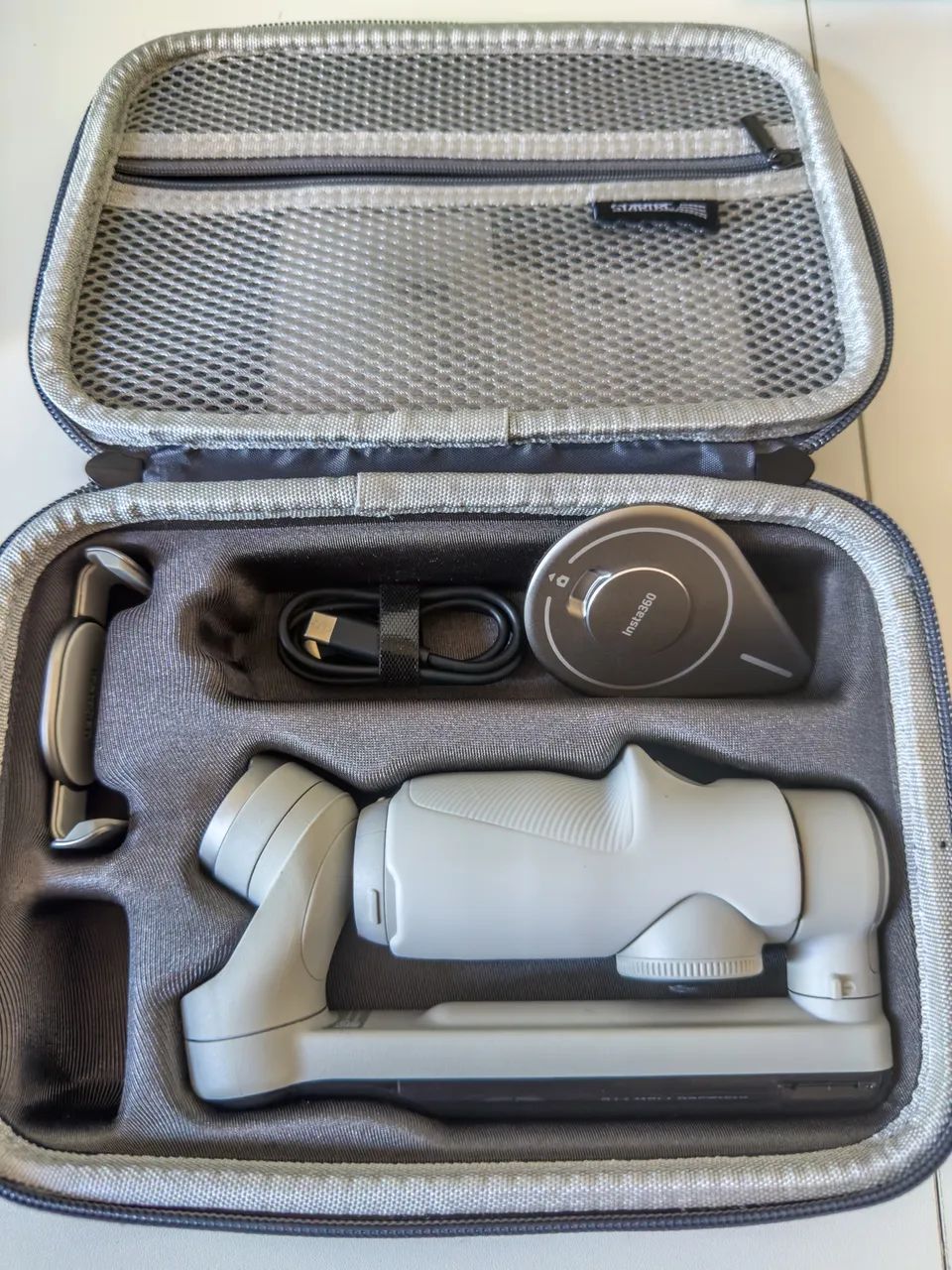 Gimbal Insta360 Flow Pro | Estabilizador de Imagem