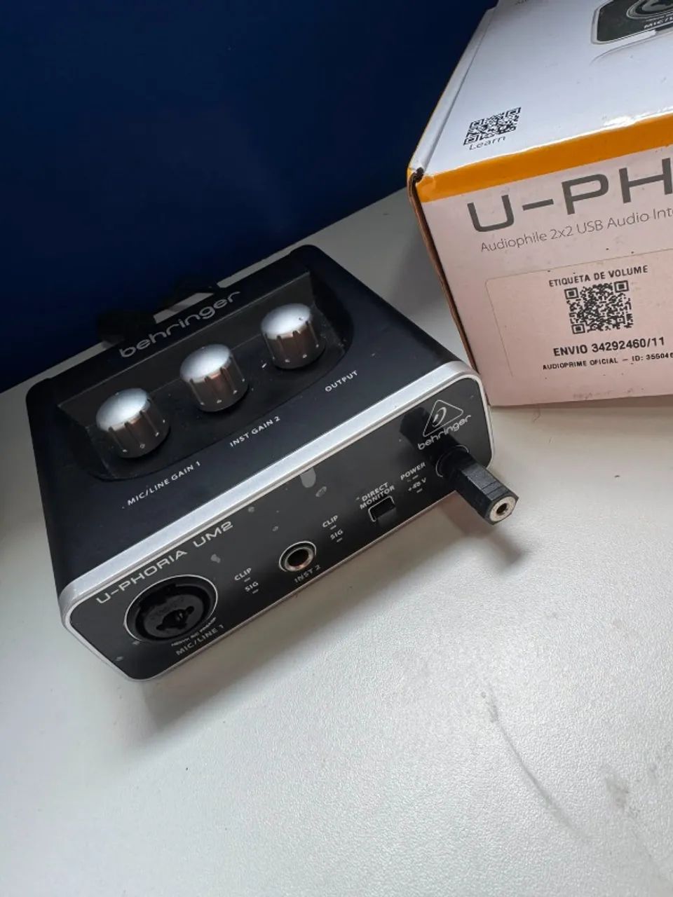 Interface de Áudio Behringer U-Phoria UM2 Preta - Foto 3