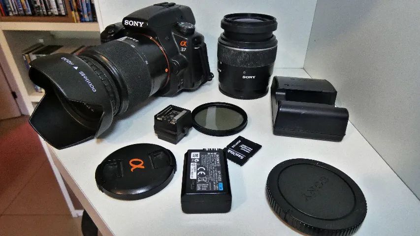 Camera Sony Alpha 37, Duas lentes e acessórios - Câmeras e