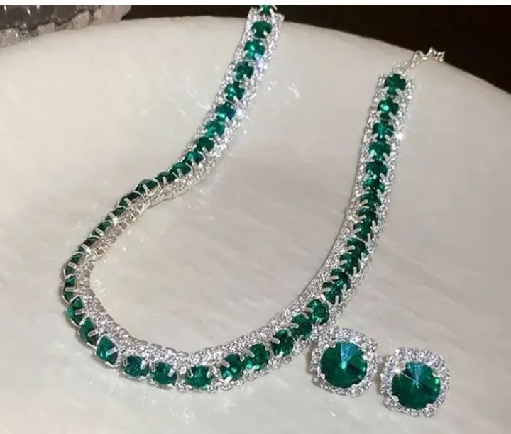 Conjunto Colar mais brincos 