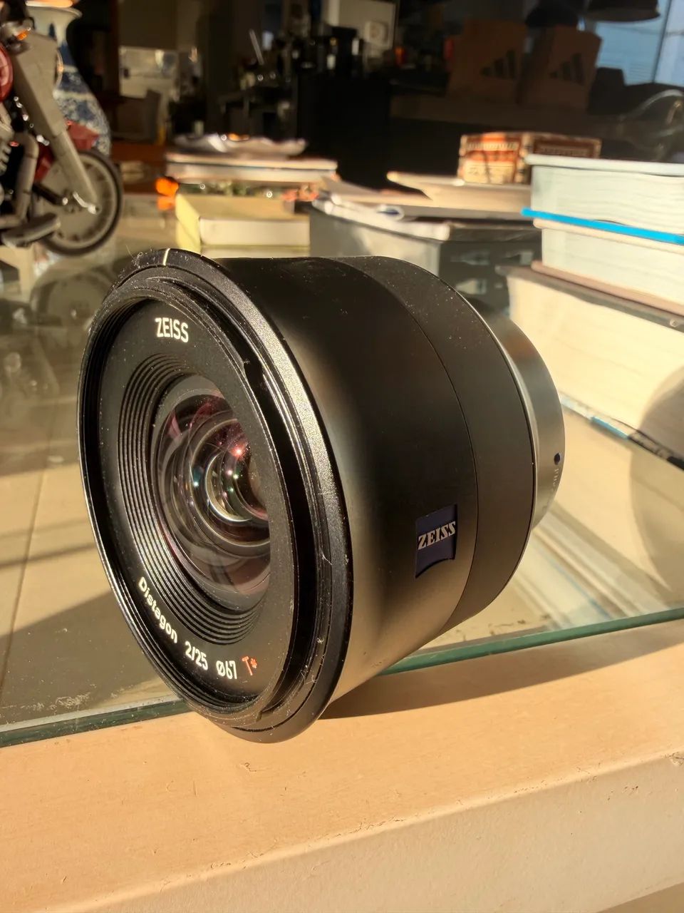 Lente Zeiss Batis 25mm F2 ( Full Frame) E-mount SONY
