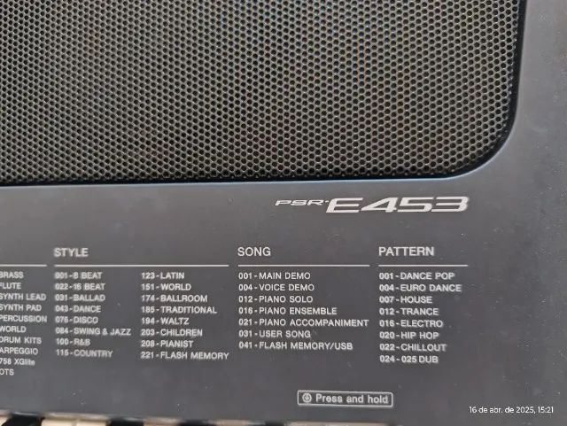 Teclado Yamaha PSR-E453 (Estado de Zero) - Foto 4