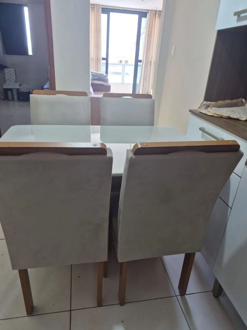 Mesa com 4 cadeiras  - Foto 4