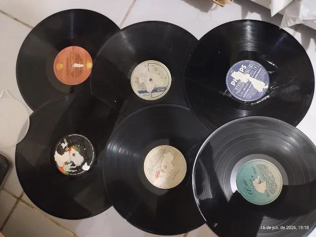 LOTE COMPLETO 100 PEÇAS PARA DECORAÇÃO (VINIL + CDs) - Foto 5