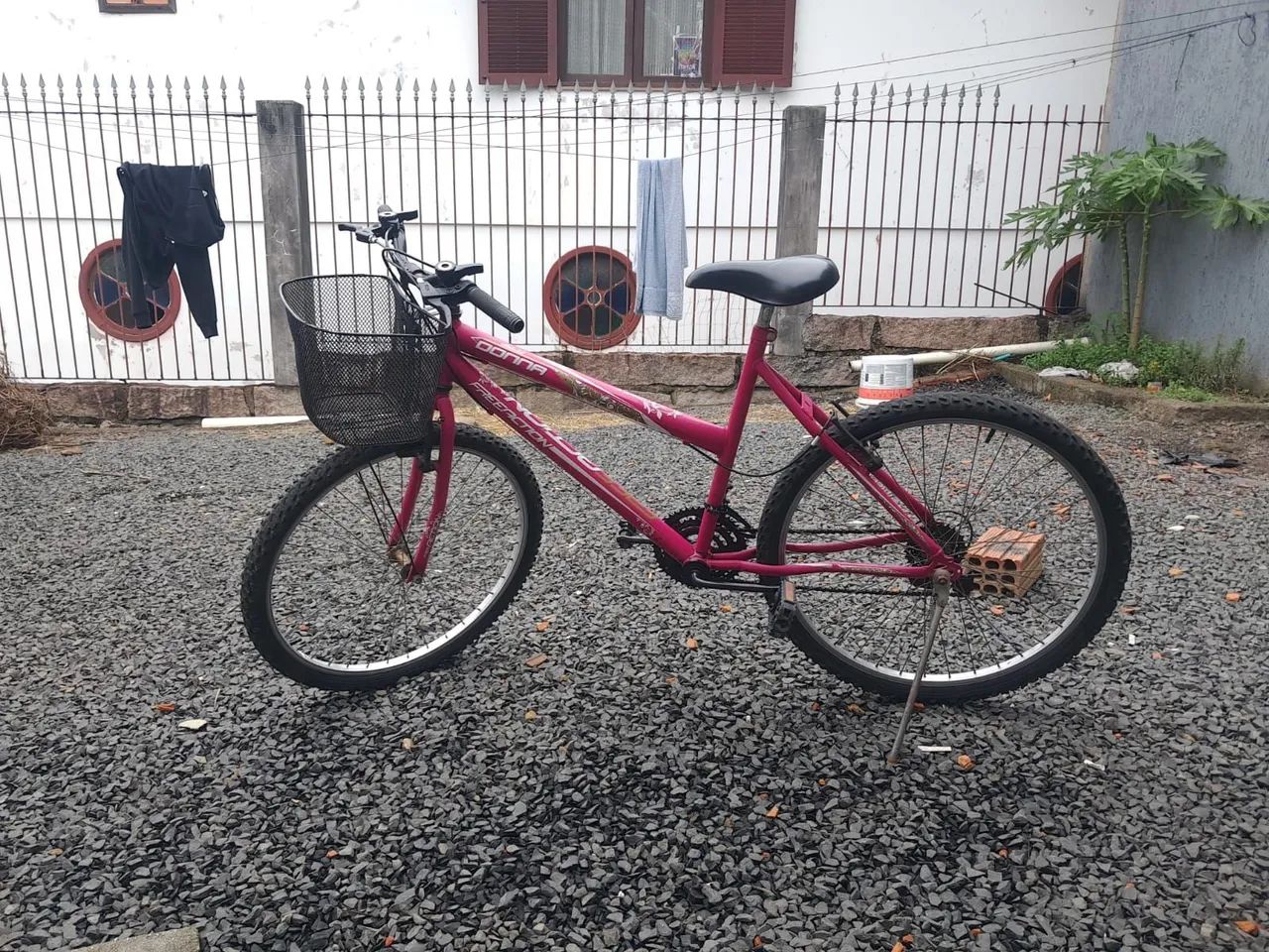 Bike Aro 26 com cesta 