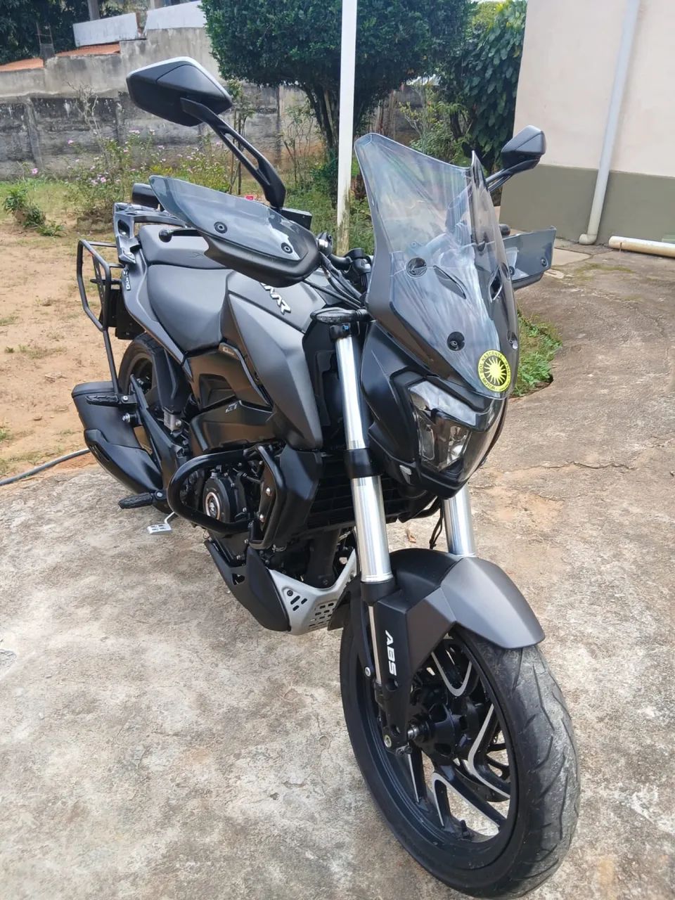 Dominar 400