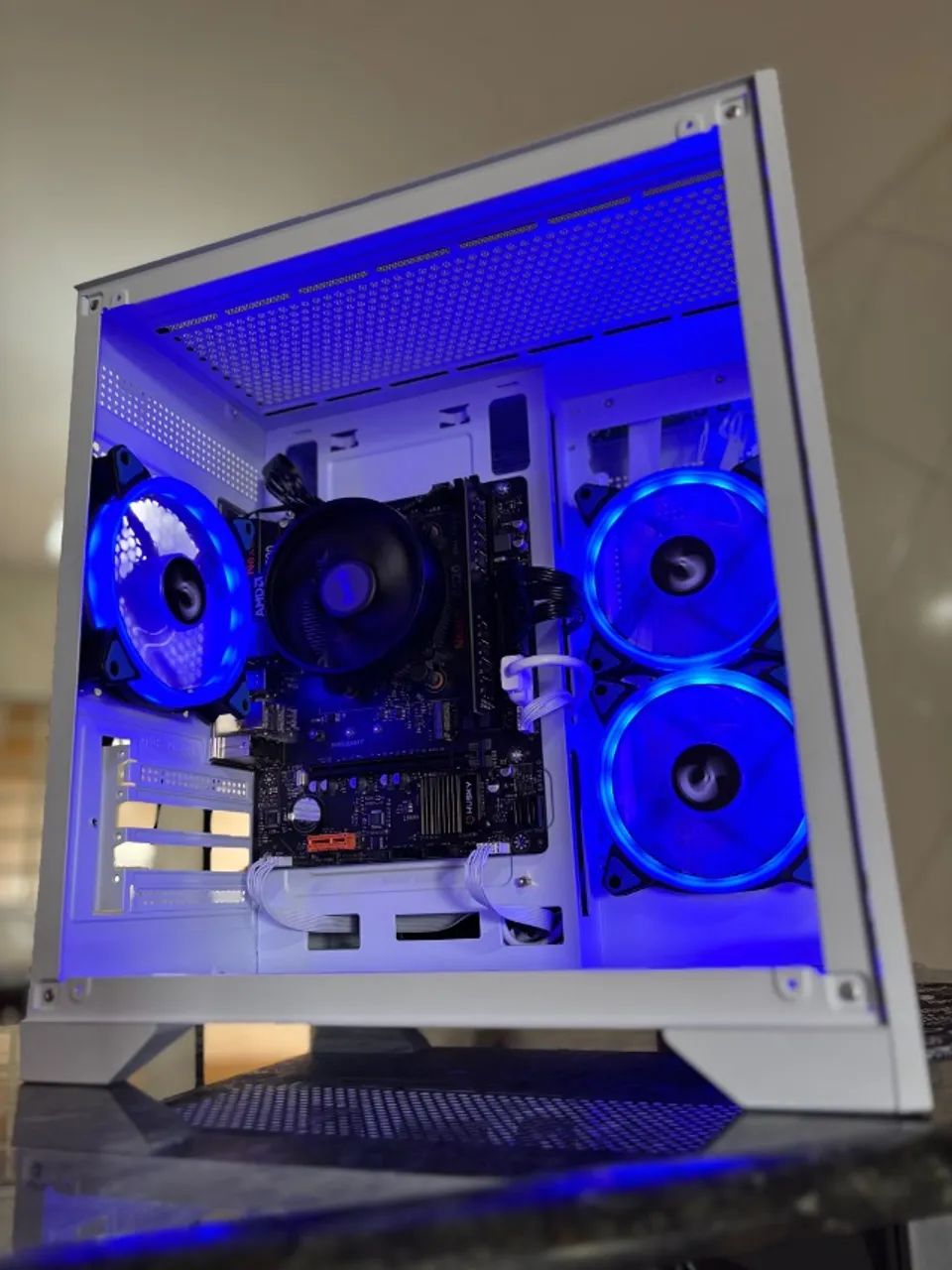 Pc gamer Ryzen 5 pro gabinete aquário branco
