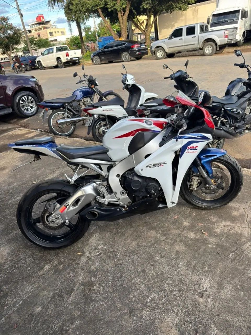 HONDA CBR 1000 FIREBLADE 2009 - Foto 2