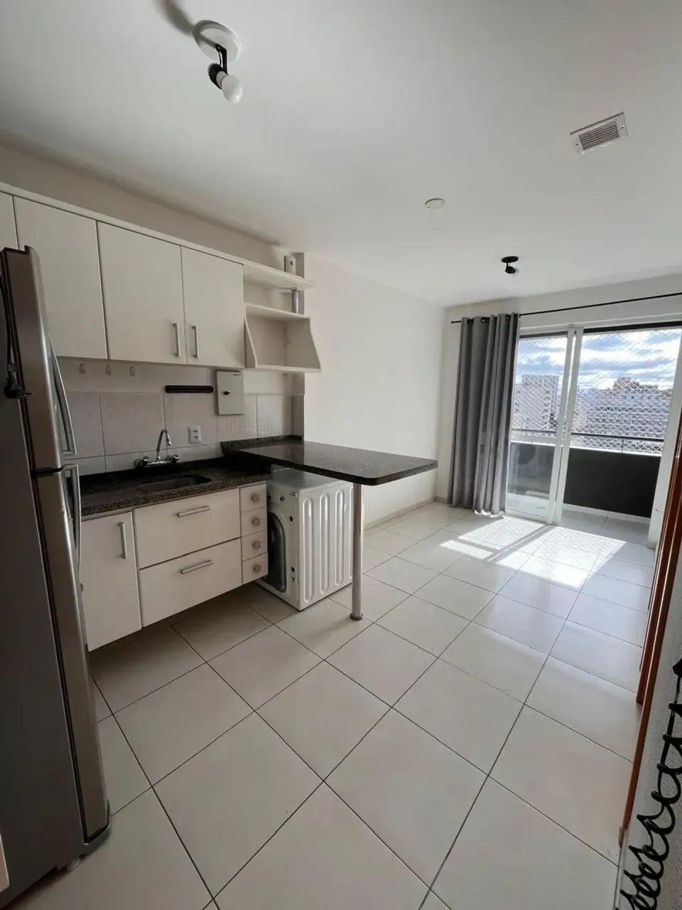 Apartamento com  2 quartos e vaga de garagem -  Centro - Curitiba - PR