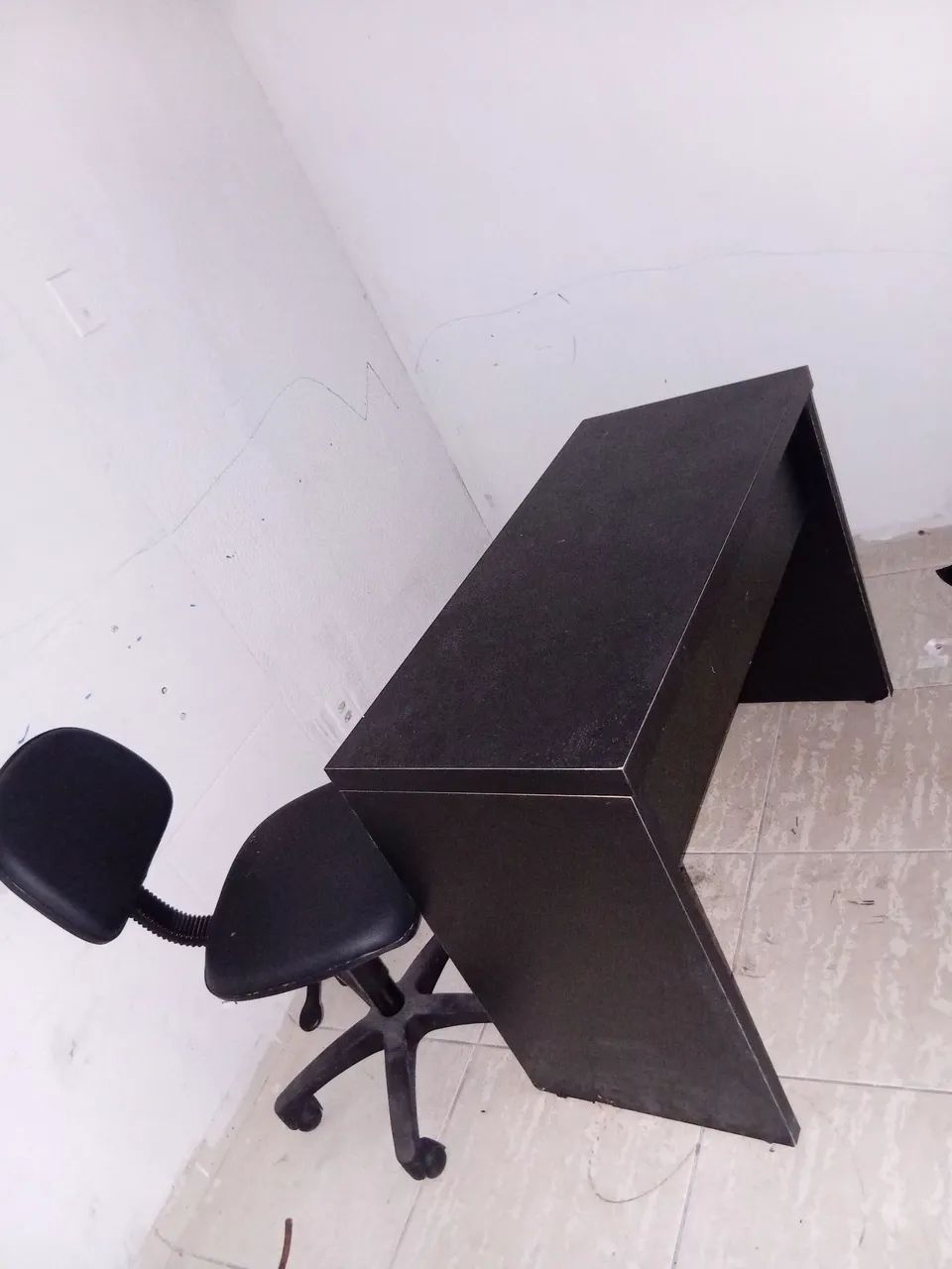 Mesa e cadeira de escritório  - Foto 2