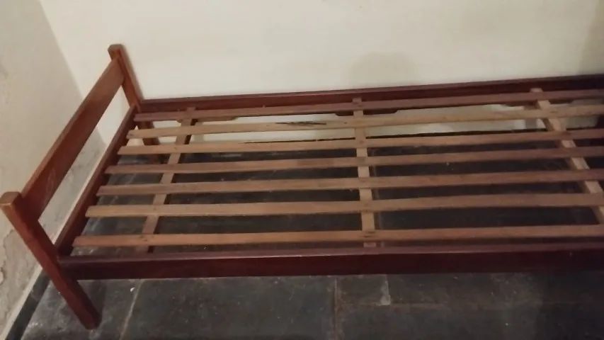 Cama de Solteiro de Madeira Maciça - Foto 2