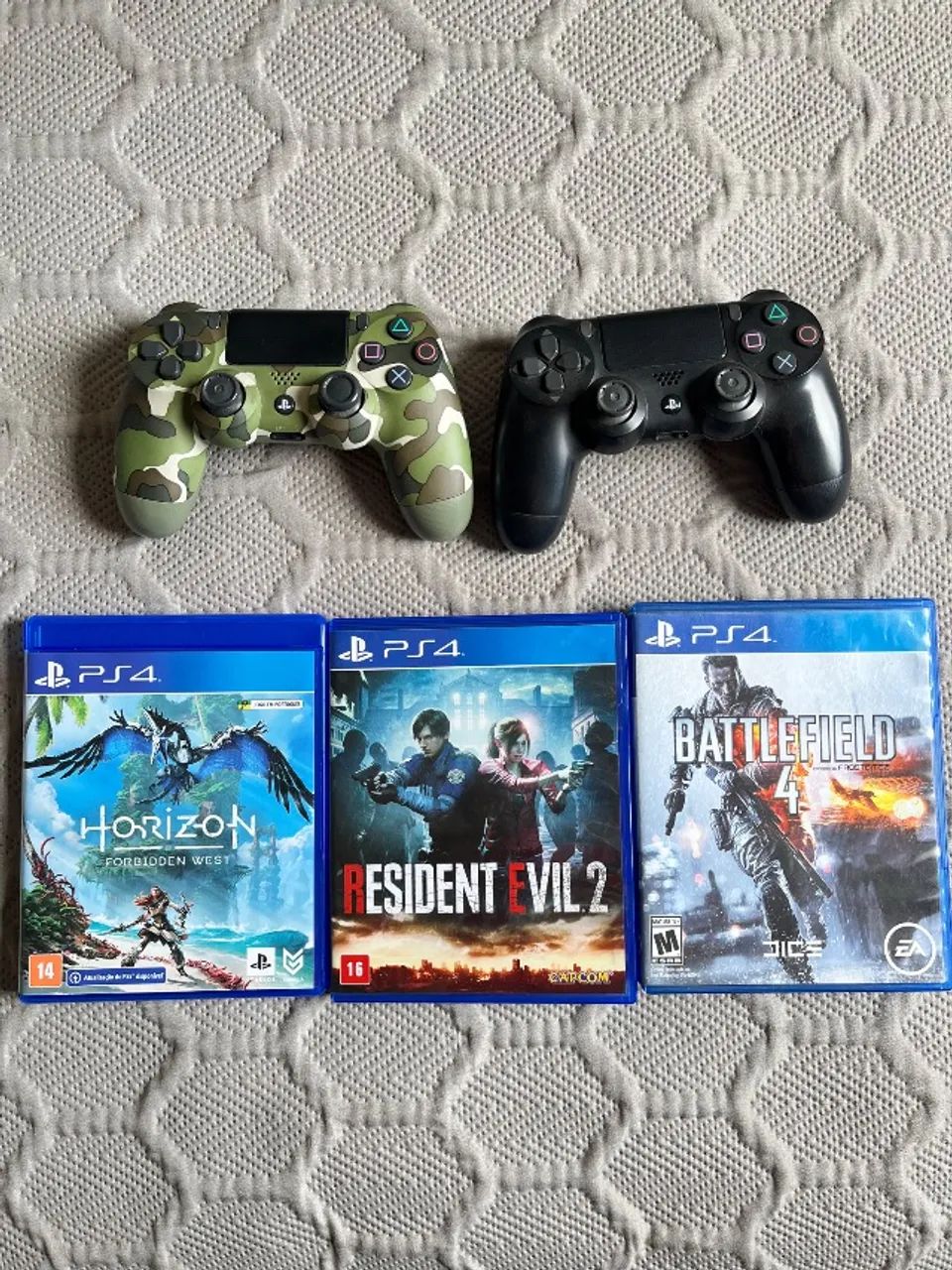 PlayStation 4 com 2 controles e 1TB - Foto 3
