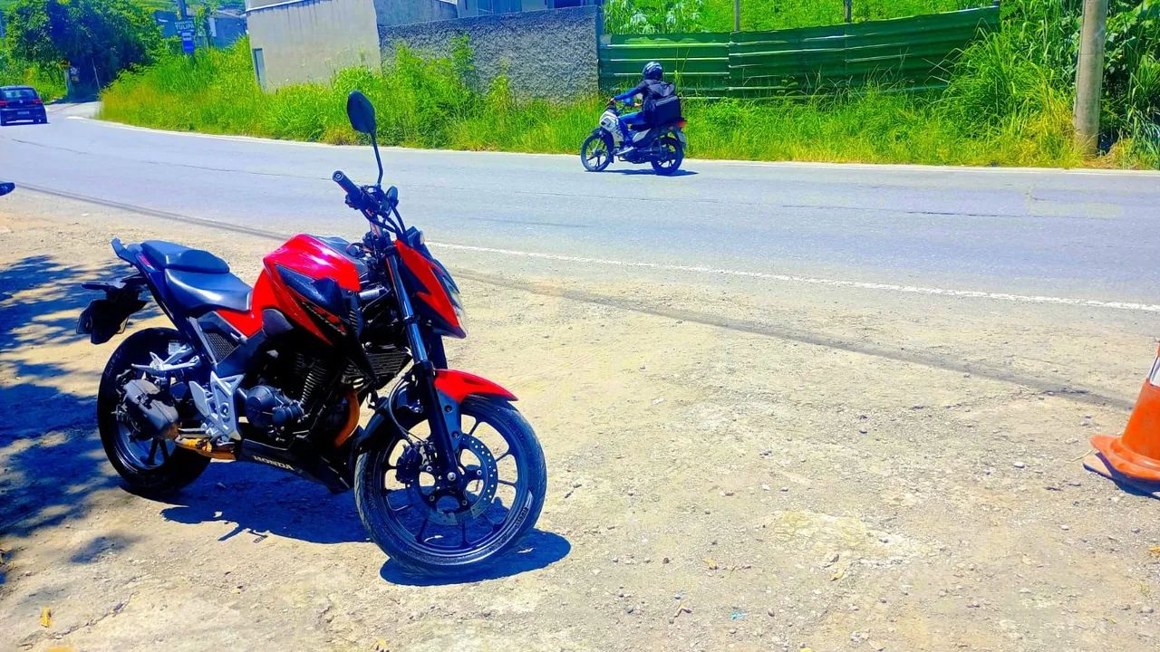 CB300f 2024