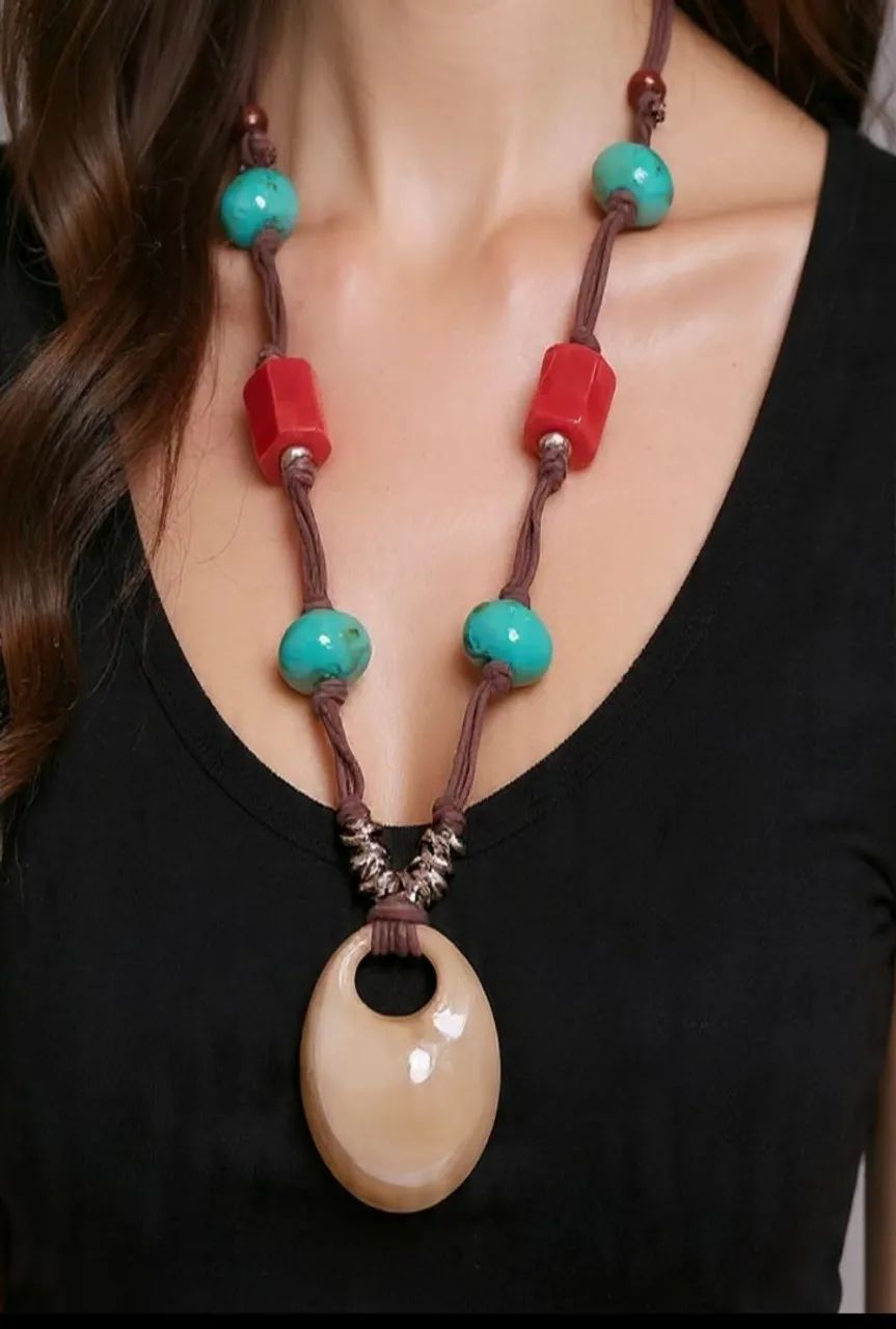 Colares 4 Fios com Barbante e Resinas  - Foto 2