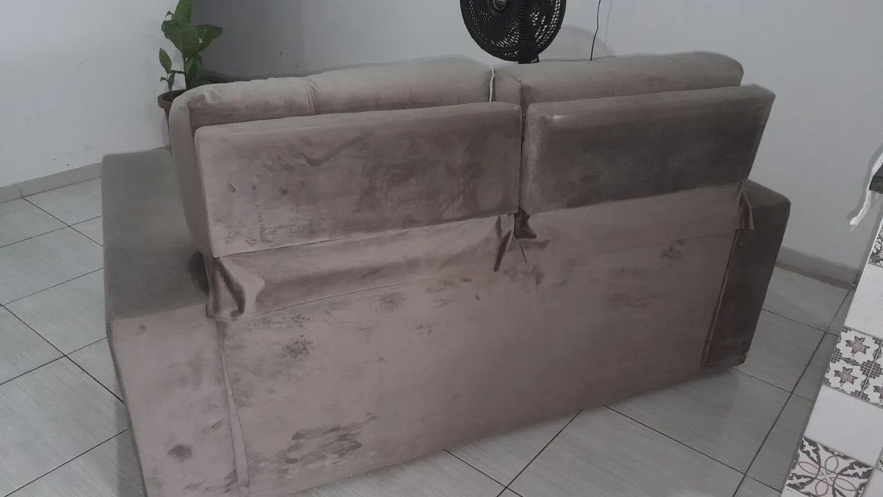 Sofá estrutura de madeira da marca Lohany estofados - Foto 5