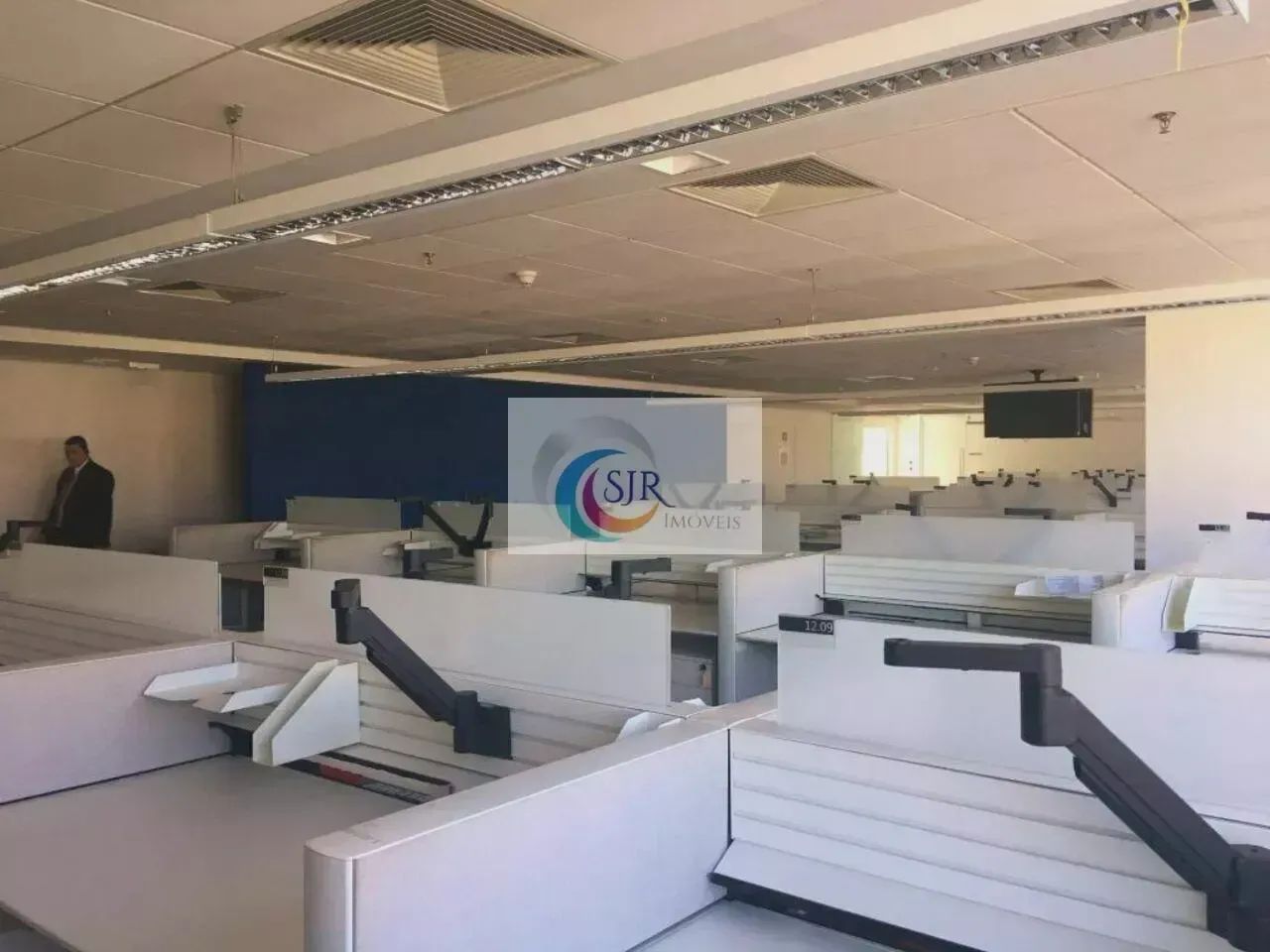 Conjunto comercial com 787 m² MOBILIADO,  Ar condicionado para área comum e privativa . - Foto 4