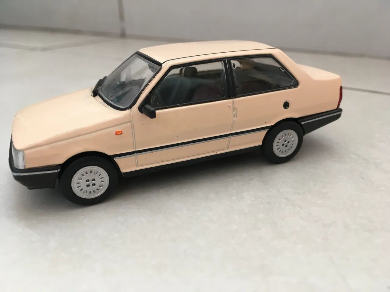 Miniatura Fiat Prêmio CS 