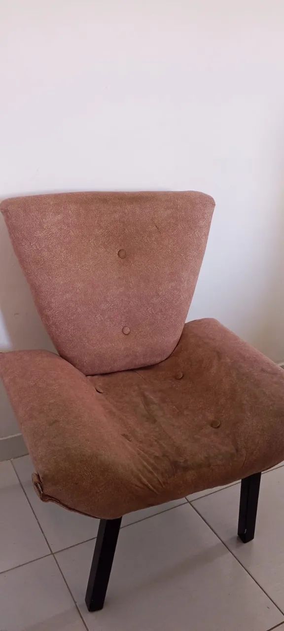 Poltrona Estofada - Confortável e Elegante - Foto 2