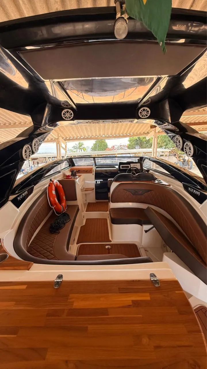 Lancha NX 290 com motor Mercruiser e rabeta bravo, muito nova, ano 2024  - Foto 5