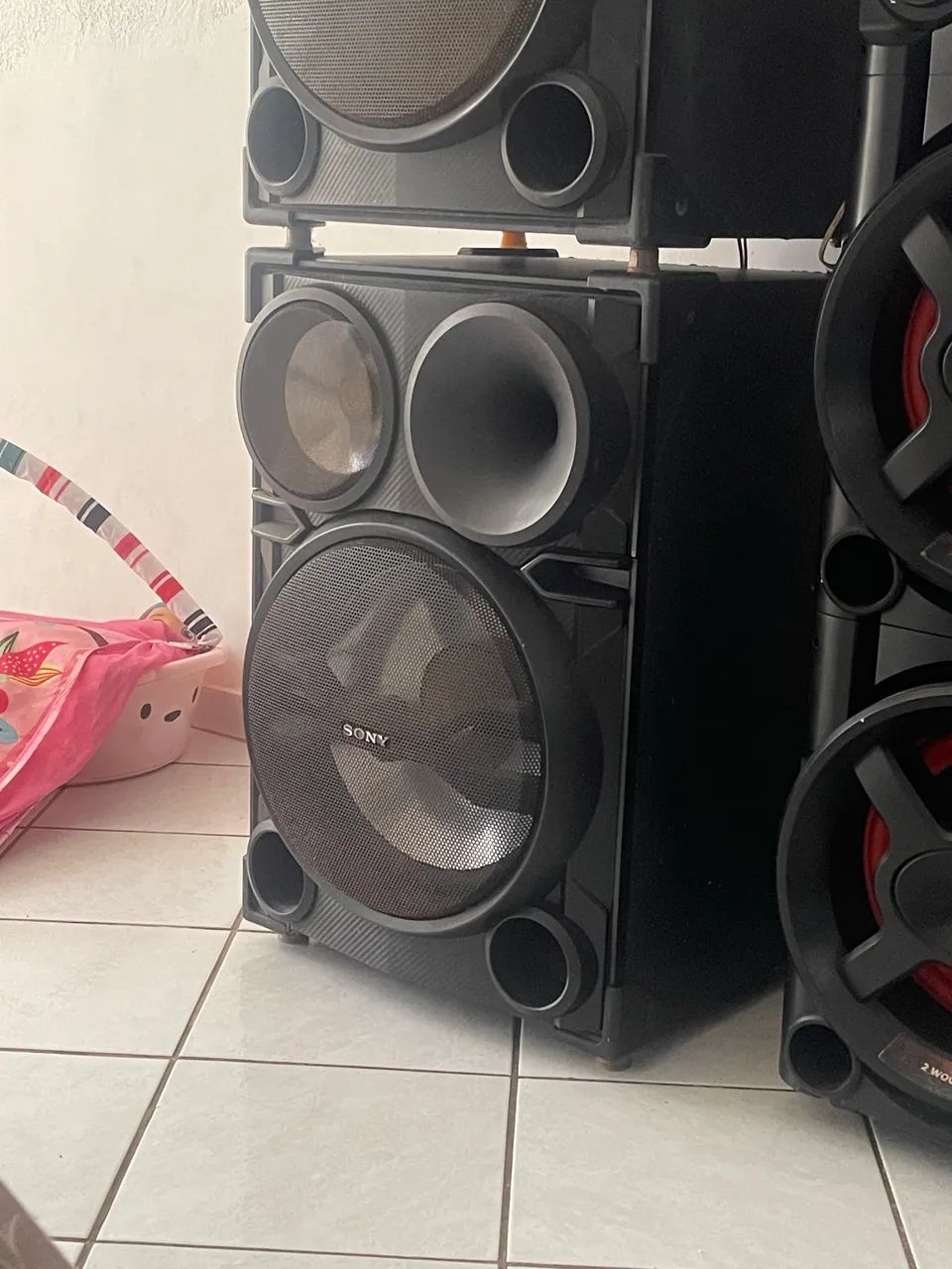 Caixa amplificada com boca de 15 com Bluetooth 