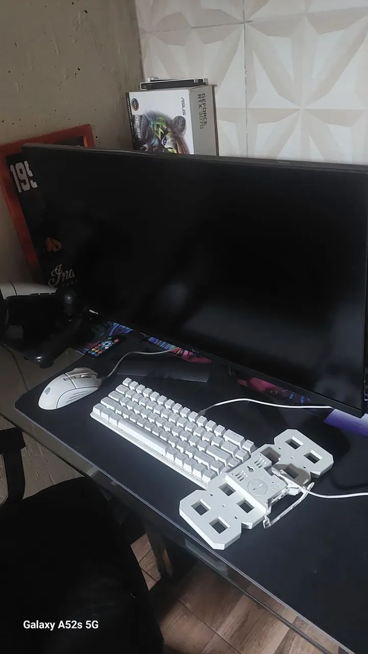 Monito lg ultragear 180hz 27  - Foto 2