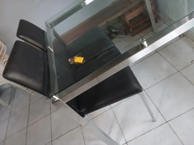 MESA DE VIDRO SEMINOVA COM 4 CADEIRAS - Foto 5