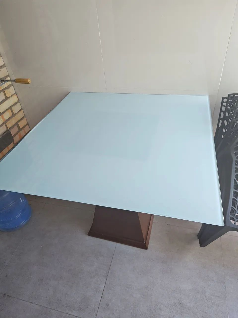Mesa para 4 cadeiras seminova