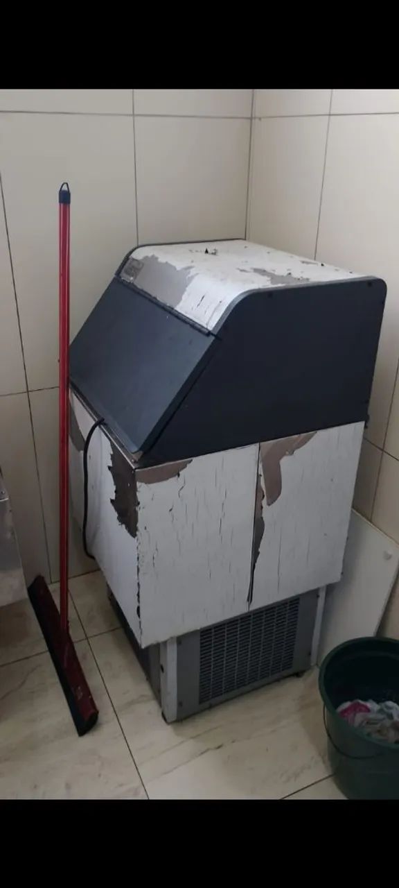 Máquina de gelo Everest 75 kilos 