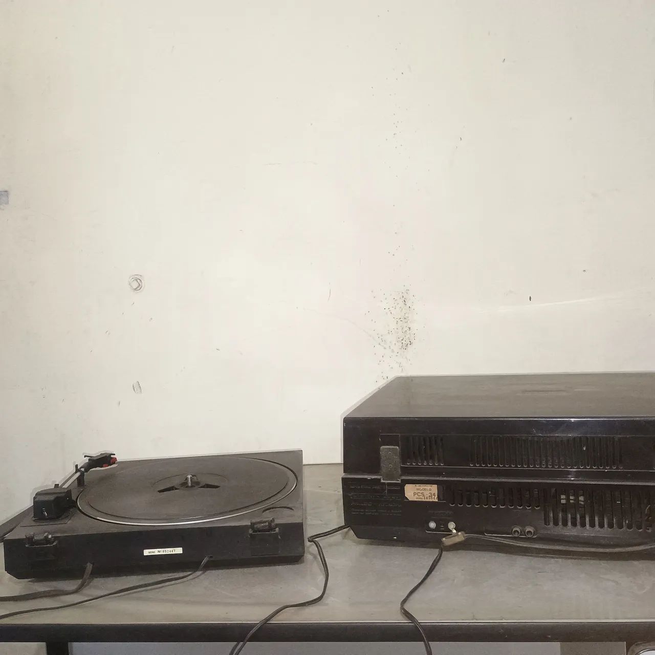 Antigo toca discos e uma pickup - Foto 4
