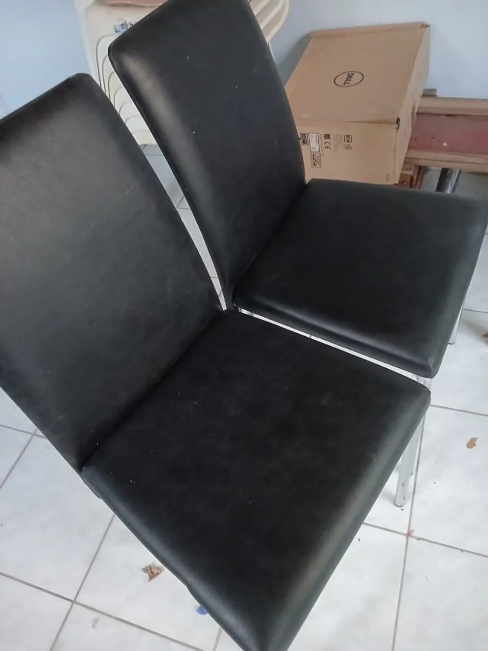 MESA DE VIDRO SEMINOVA COM 4 CADEIRAS - Foto 4