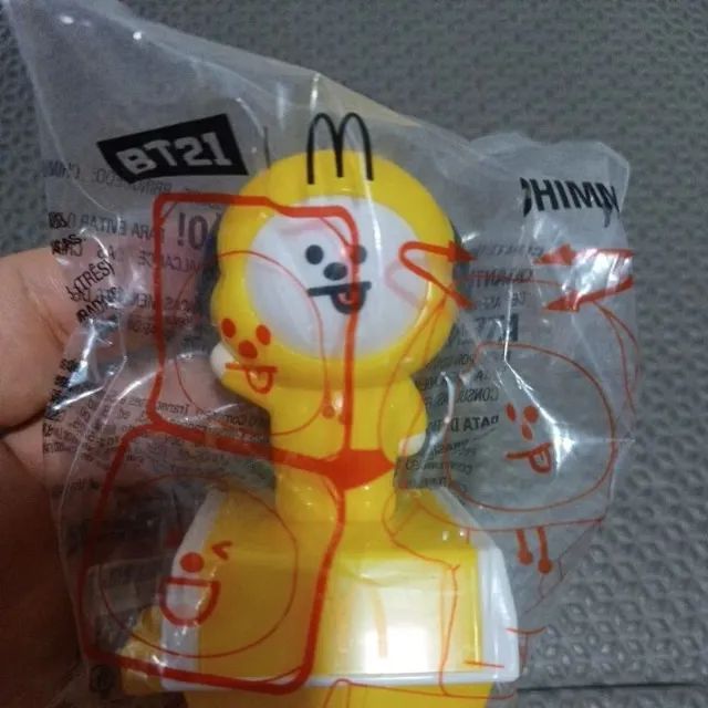 Brinquedo Bts Mc Donalds BT21 Chimmy lacrado
