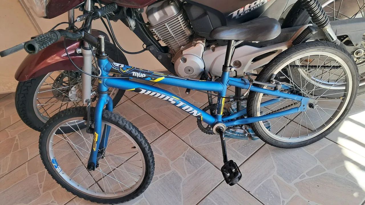 Bicicleta aro 20 bem conservada só pegar e andar
