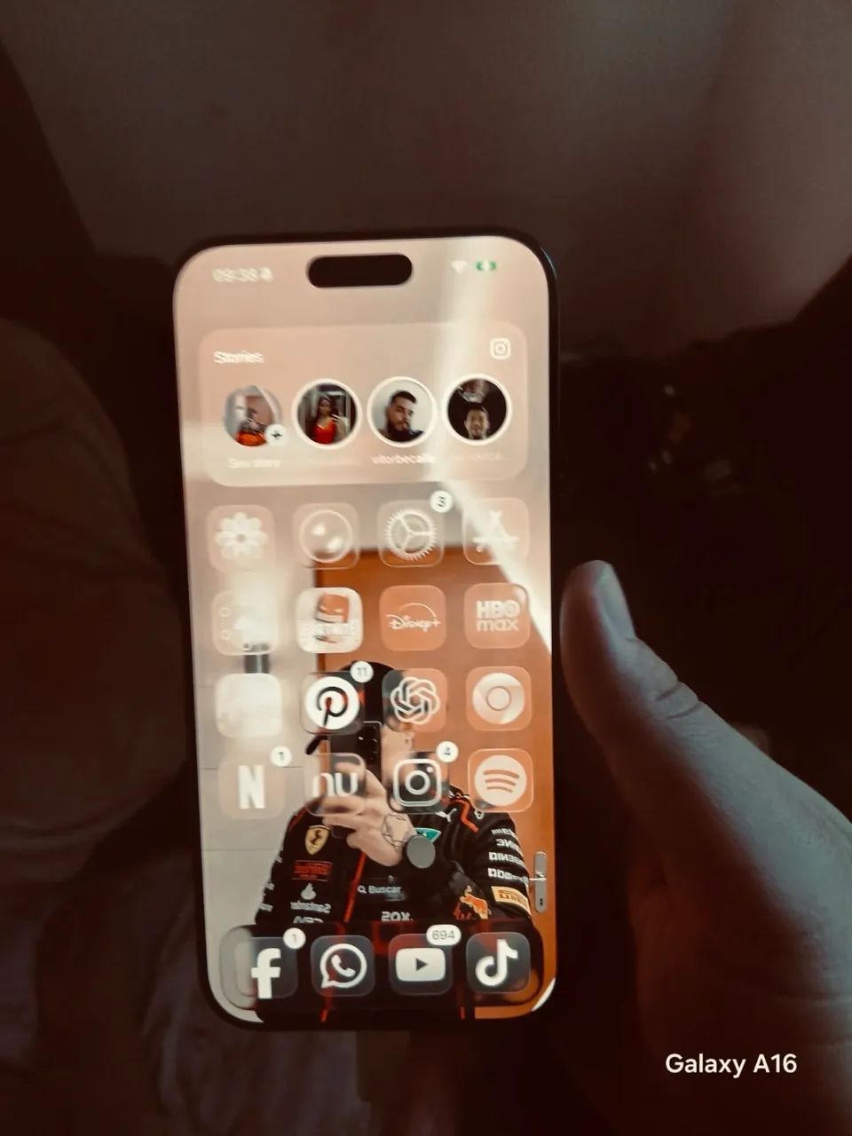 Vendo ou troco iPhone 16 PM - Foto 2