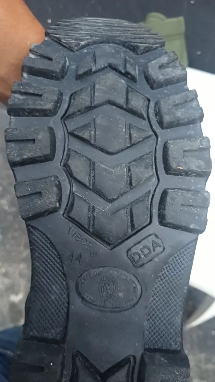 Bota cuturno 44 - Foto 2
