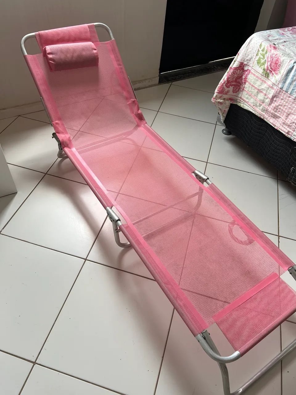 Espreguiçadeira rosa super resistente  - Foto 2