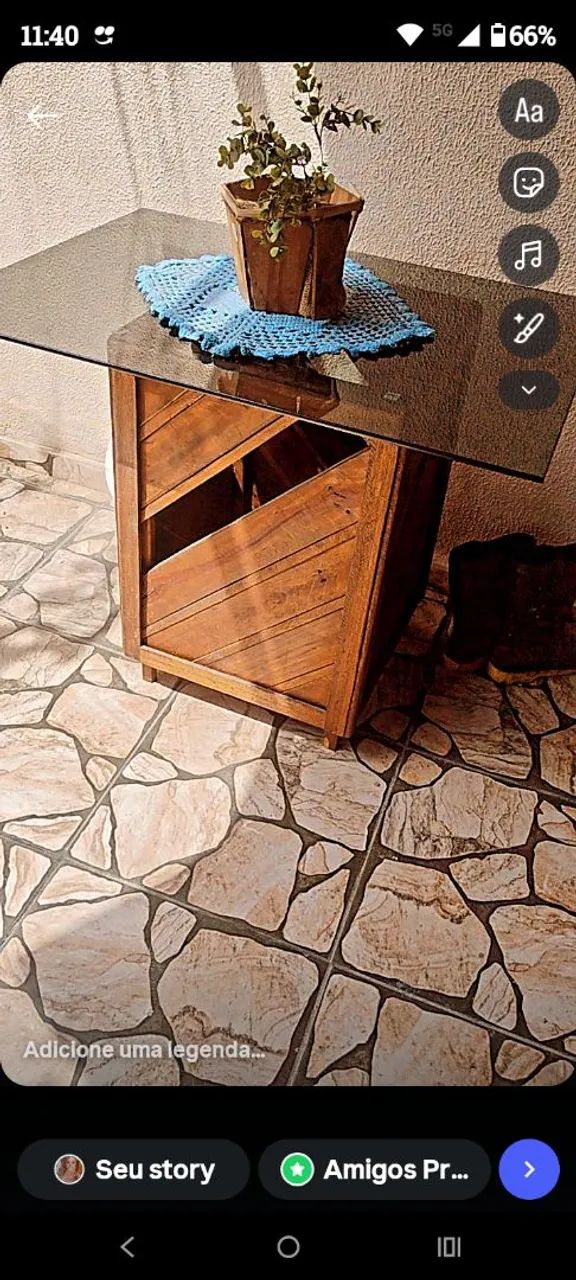 Mesa de madeira com tampa de vidro  - Foto 4