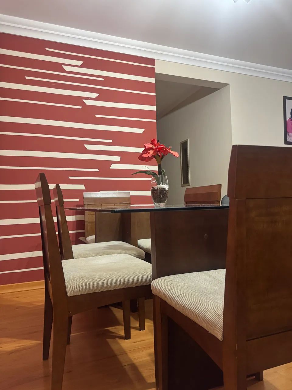 Mesa de vidro com 6 lugares 