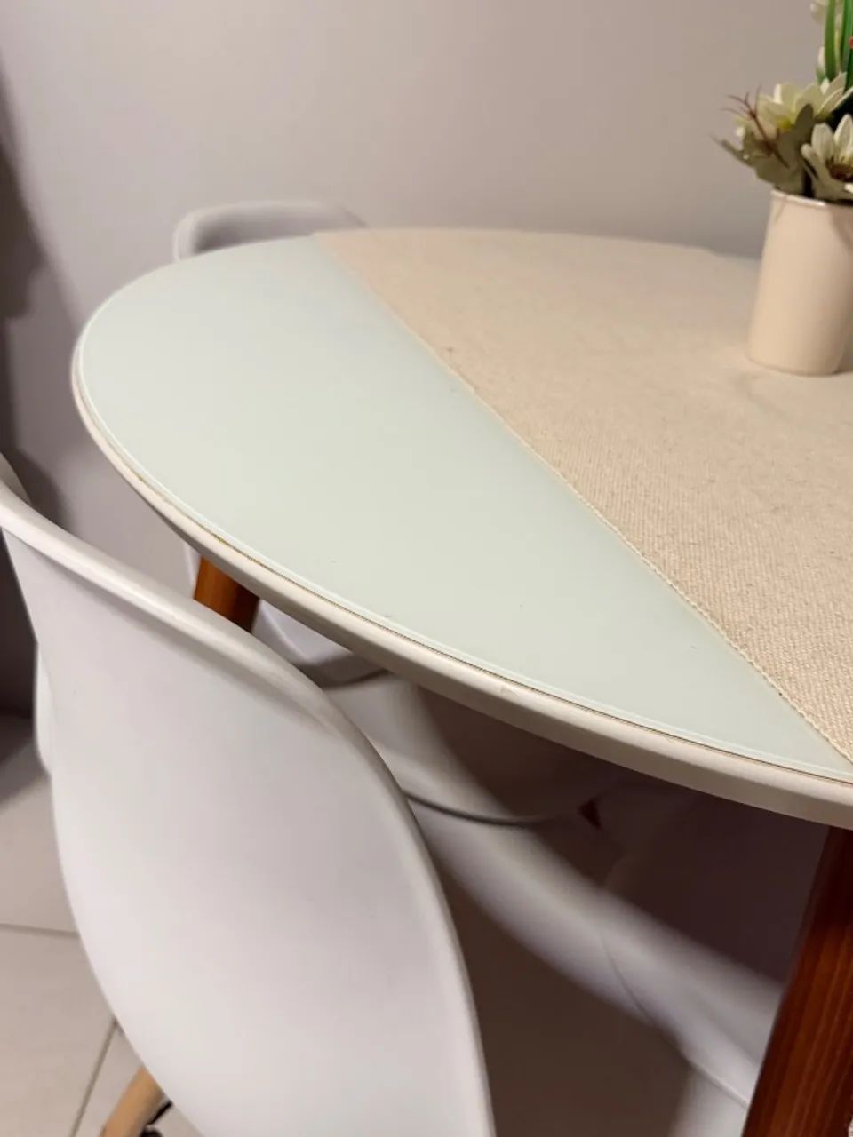 Mesa de Jantar com cadeiras - Foto 3