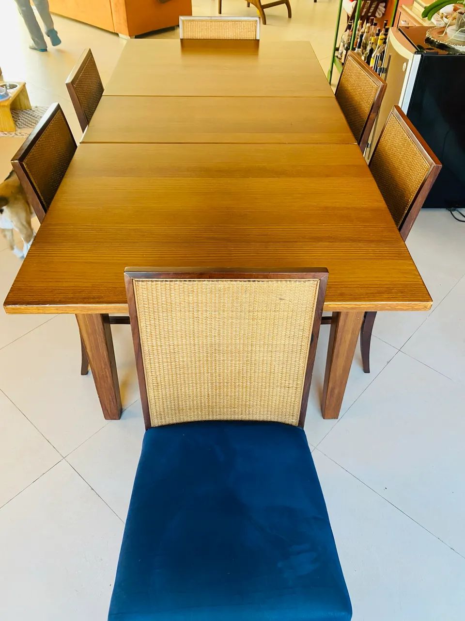Mesa com 6 cadeiras 
