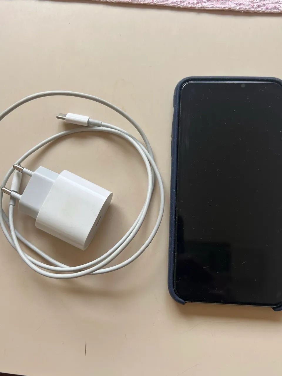 Vendo iPhone 11 Pro Max semi novo - Foto 2