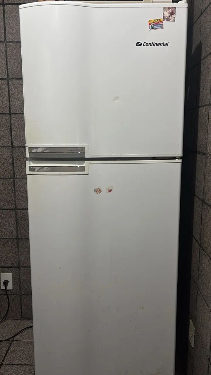 Vendo geladeira continental 