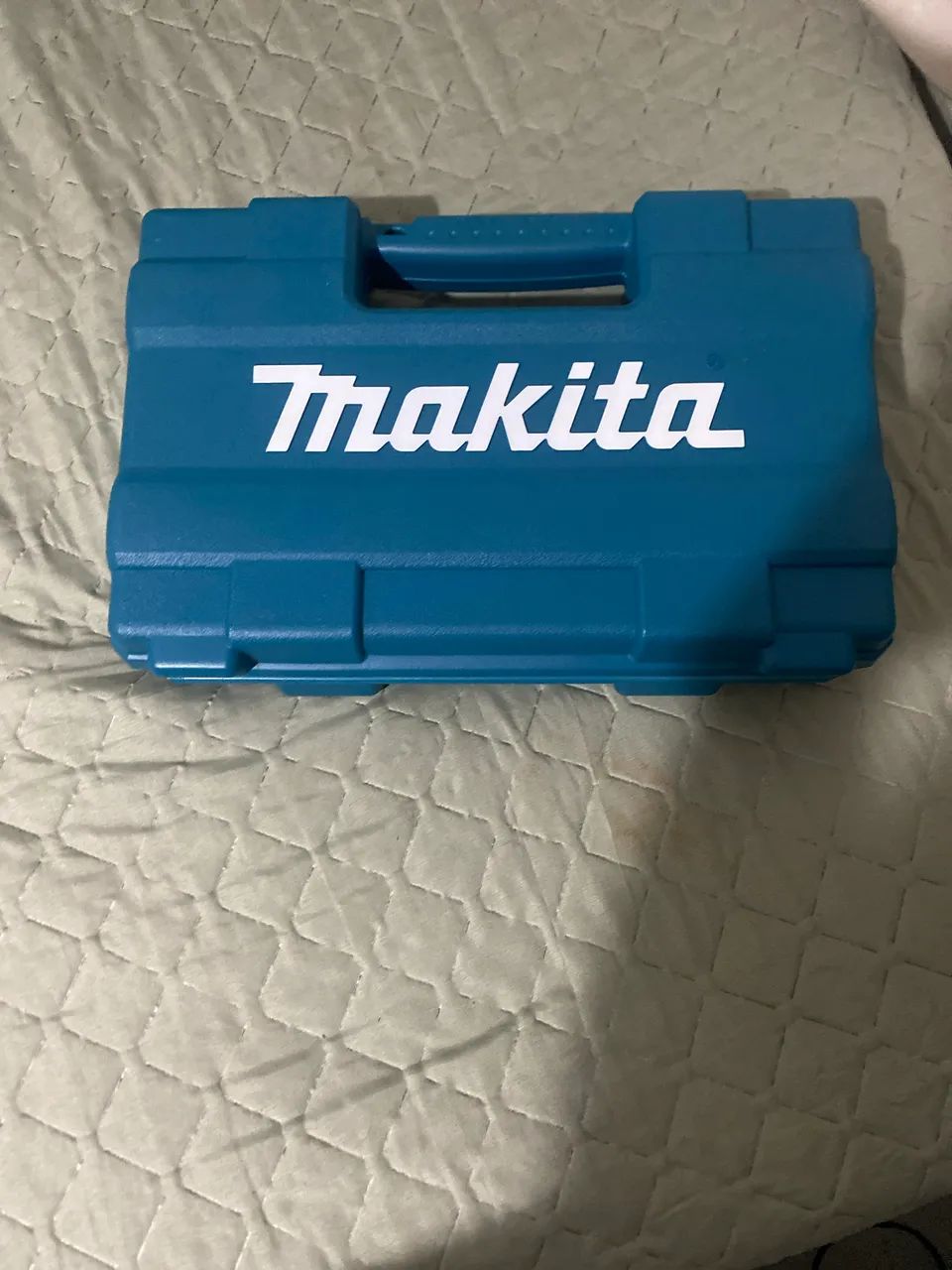 parafusadeira elétrica em ótimo estado makita