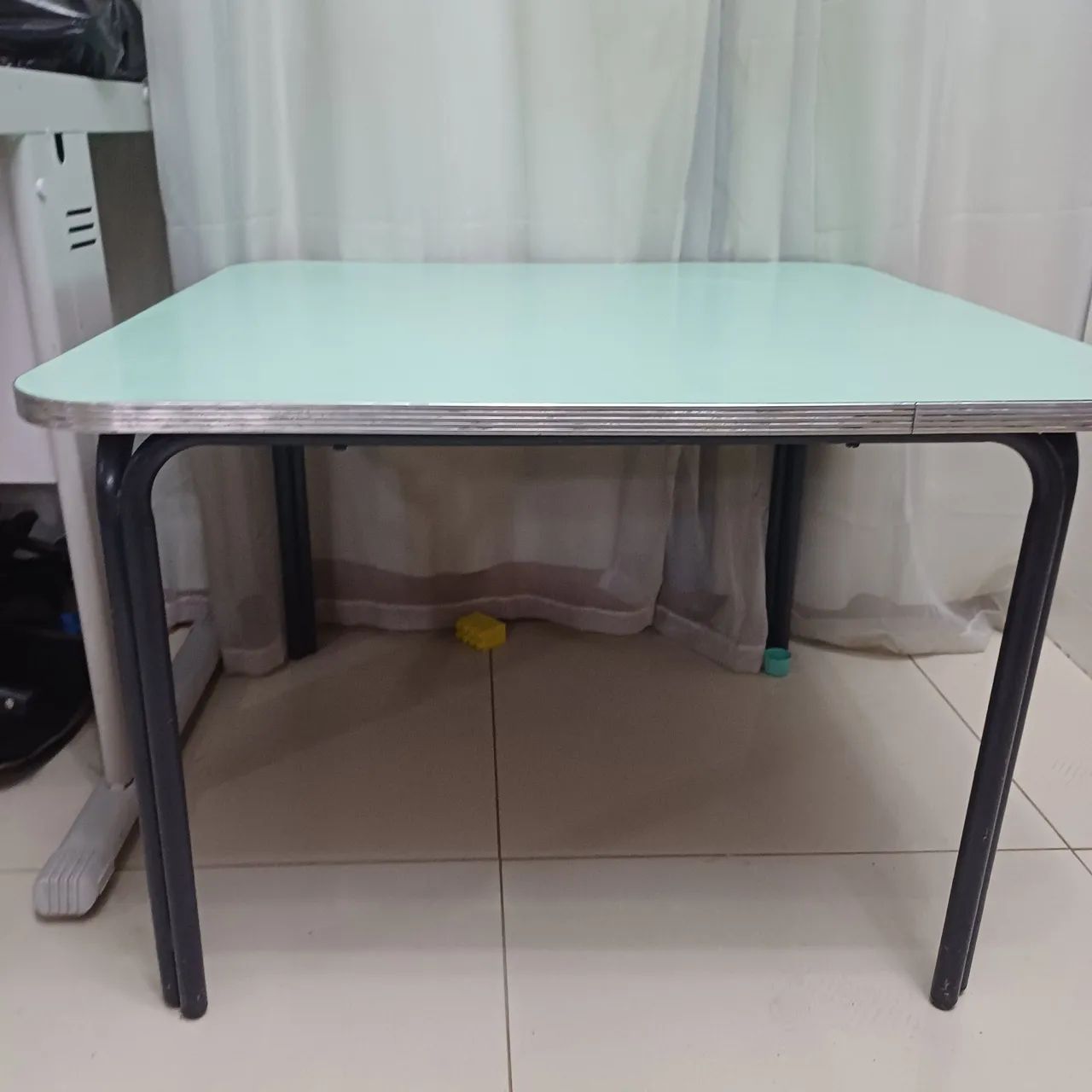 Mesa infantil 0,80x0,80