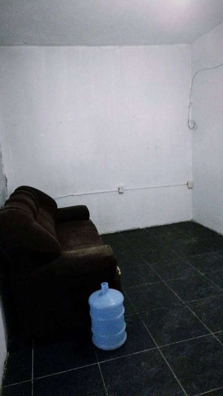 Alugo casa 