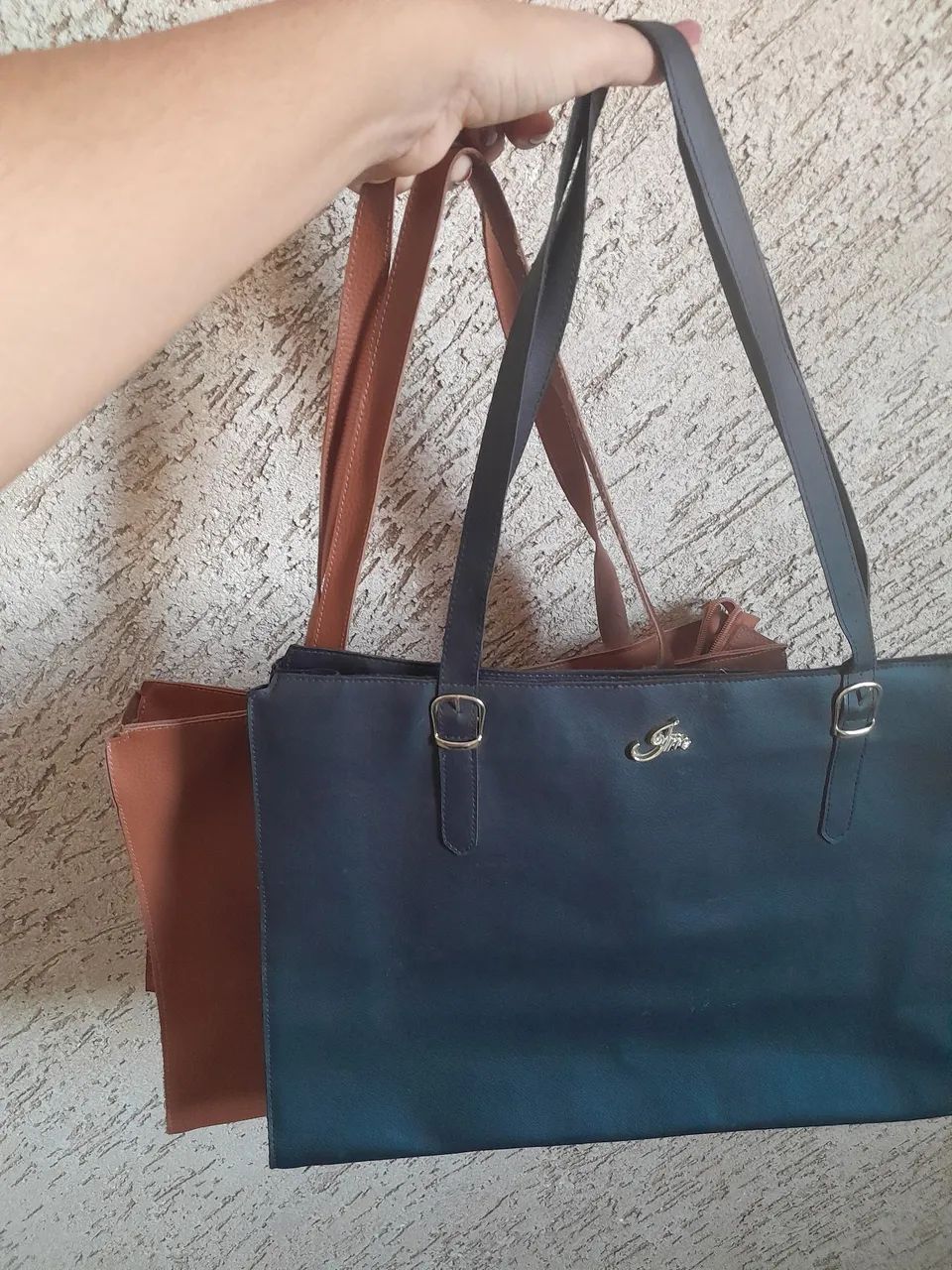 Duas bolsas grandes - Foto 2